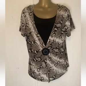 Women’s Notations Snake Print Top Short Sleeves  Size L